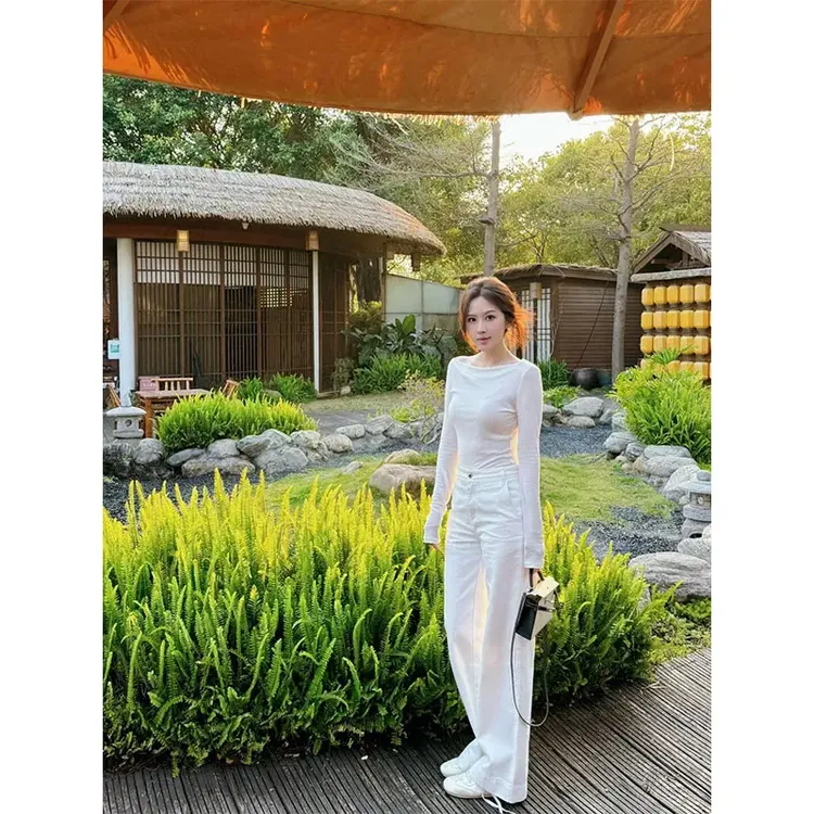 新款休闲女装时尚设计感U领白色长袖上衣高腰宽松显瘦直筒阔腿裤