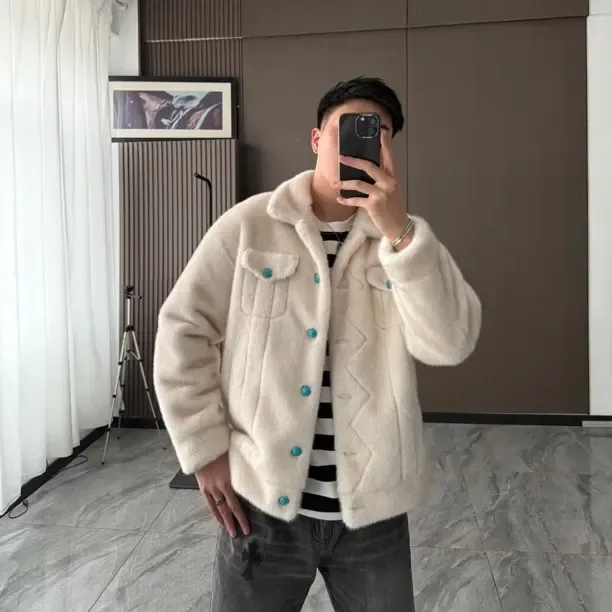 IOWZO/2025冬季上新绿松石小米雕港风白色系长袖短款简约风