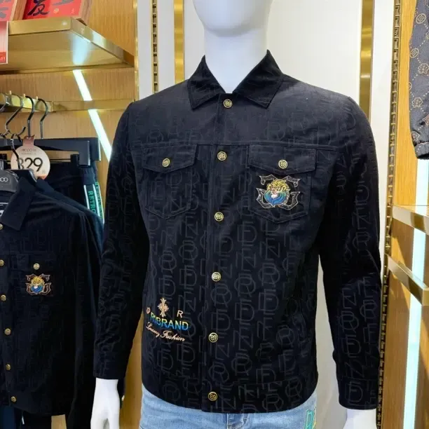 R9000上新轻奢金丝绒幻彩刺绣狮鹫图案舒适保暖男士外套58083289