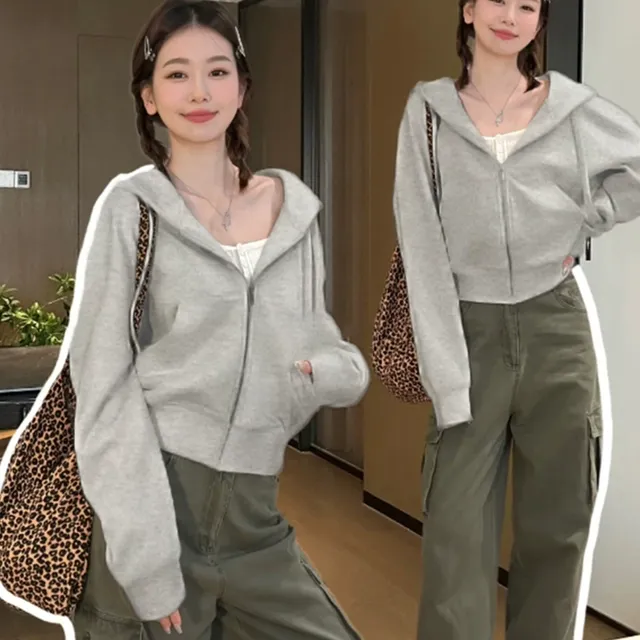 灰色短款连帽卫衣外套女秋季款2024新款运动休闲开衫修身薄款上衣