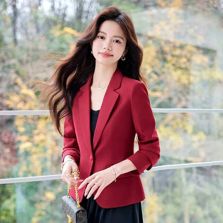 酒红色西装外套女春季2025新款休闲小个子高级感西服短款上衣早春