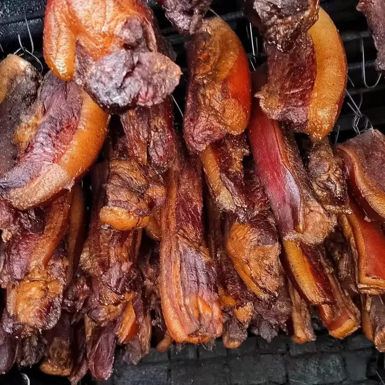 贵州织金九队头王记特产青冈柴烟熏风味五花腊肉