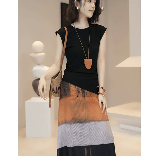 茶里茶气的套装女黑色正肩t恤冷淡系御姐穿搭新款气质拼色半身裙