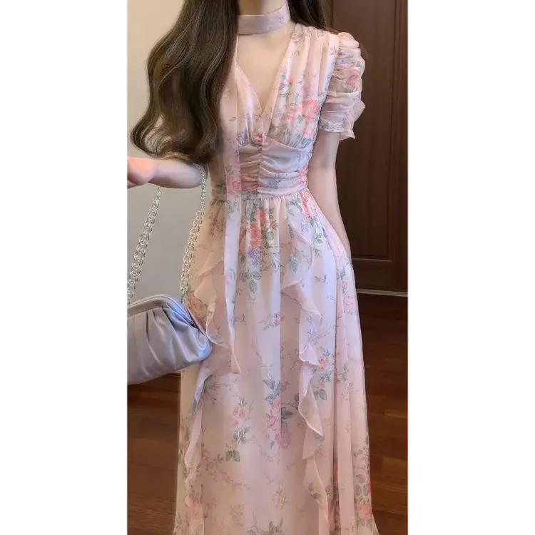 法式温柔绝美粉色荷叶边V领飘带连衣裙泡泡袖长裙夏季穿搭一整套