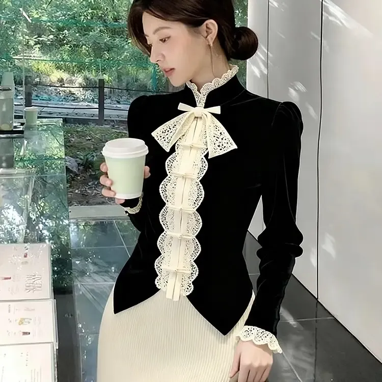 法式丝绒长袖蝴蝶结盘扣打底短款衬衫秋冬新款小香风显瘦修身蕾丝