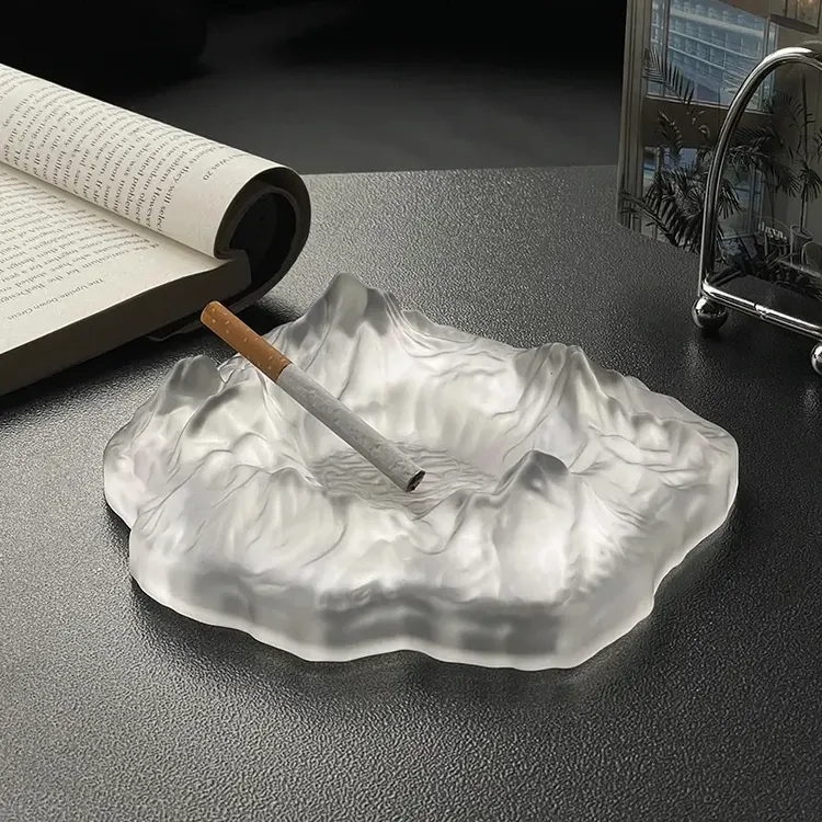 北欧风轻奢透明磨砂烟灰缸爆款2024新款电脑周边小物件烟灰缸T274