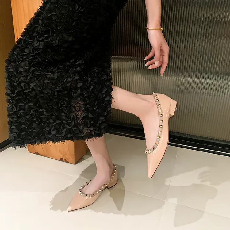 裸粉色尖头粗跟女2025春秋新款V家浅口百搭软底高跟百搭平底鞋