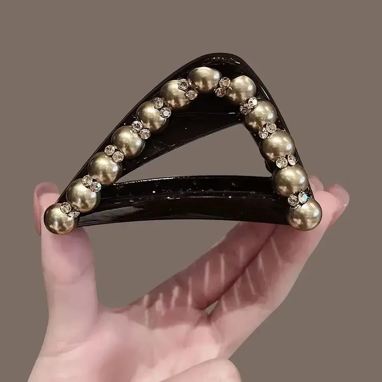 高级感珍珠三角抓夹女2025新款发夹脑勺盘发鲨鱼夹高马尾固定夹