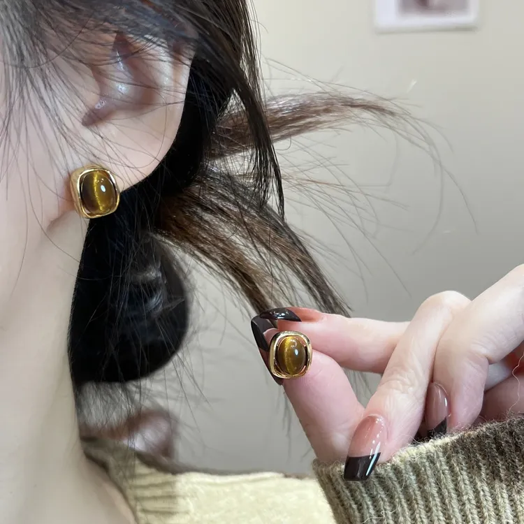 铜合金耳饰 美拉德虎眼石耳钉女复古轻奢气质高级感耳环百搭耳饰 
