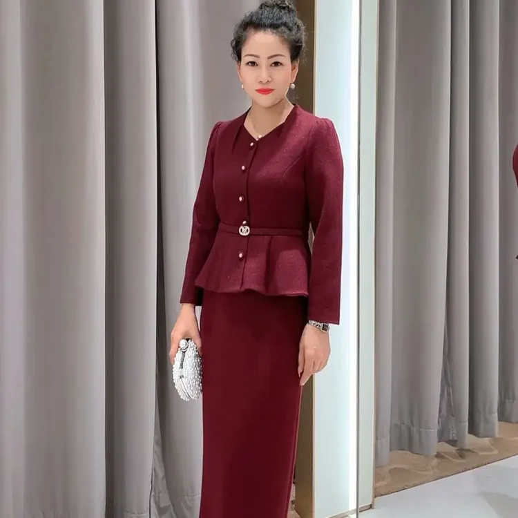 170961酒红色优雅时尚显瘦长袖秋冬连衣裙裙子适合职场与重要场合