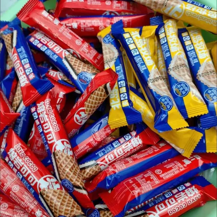 巧克力夹心饼干味零食巧克力棒牛乳休闲威化