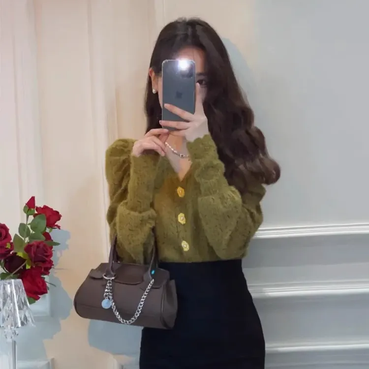 欧货时尚套装女春秋法式泡泡袖V领蕾丝衬衫高腰鱼尾半身裙两件套