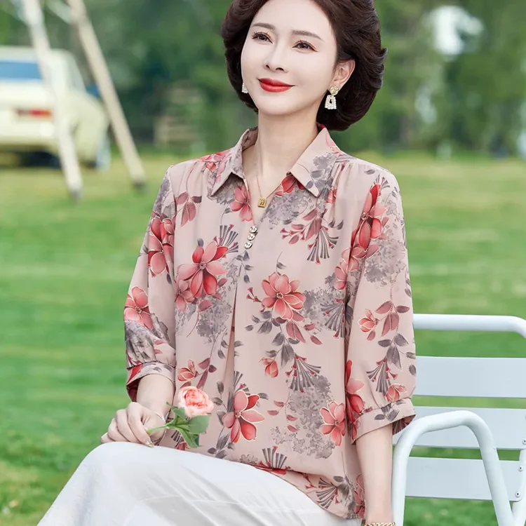 妈妈春季上衣薄款七分袖上衣中老年碎花衬衫女士套装夏装翻领短袖