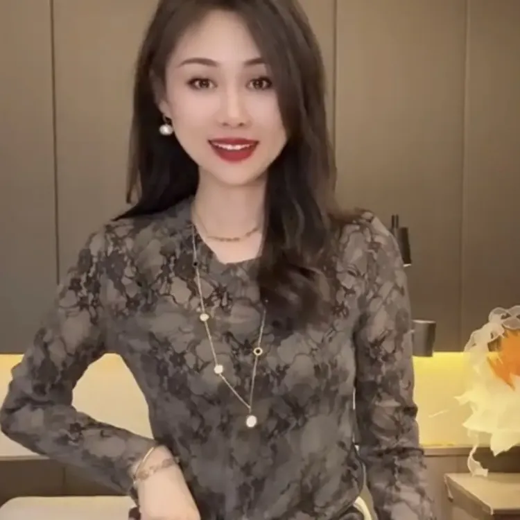 欧货高级感扎染植绒时尚洋气长袖修身型女圆领透气T恤网红