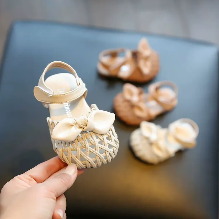 新款女宝宝凉鞋1一2-3岁小童公主夏季婴儿鞋子透气防滑软底学步鞋