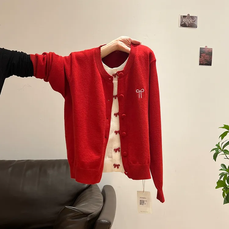 韩系新年红拼接撞色假两件毛衣女秋冬新款蝴蝶结设计针织开衫外套
