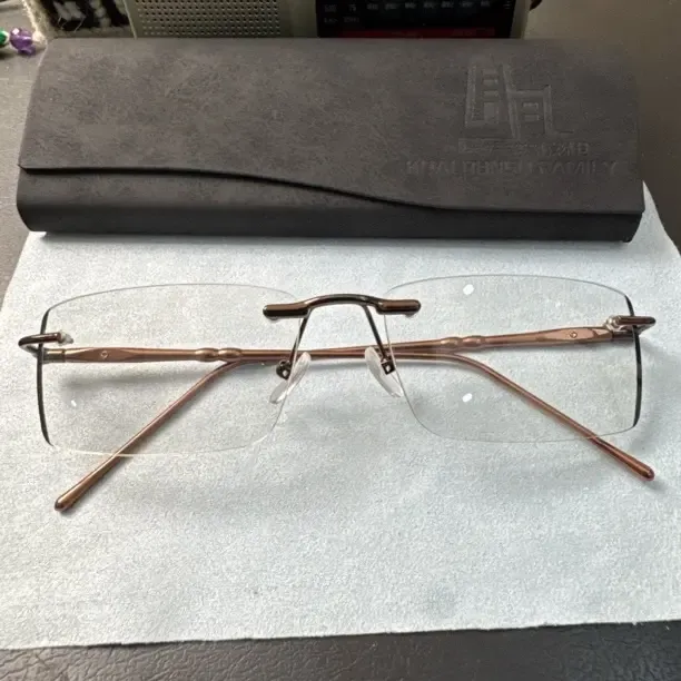 男女通用防蓝光眼镜