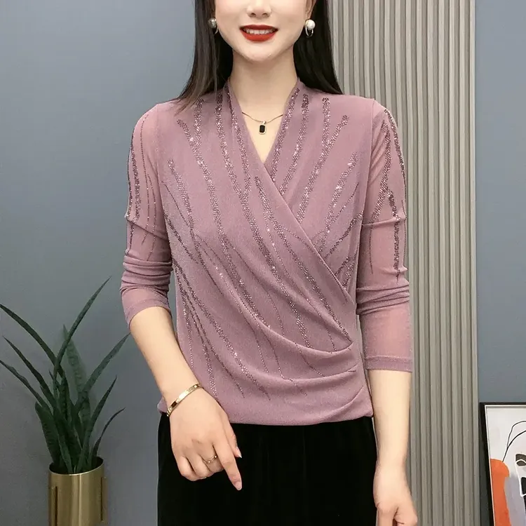 2025春夏新款交叉领简约气质妈妈装纯色烫钻洋气长袖百搭打底衫