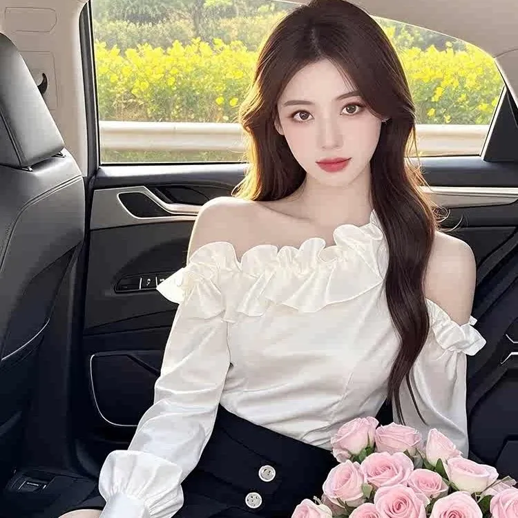 白色高级感轻奢露肩长袖衬衫女装春秋设计感独特漂亮好看减龄上衣