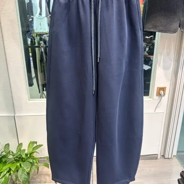 弯刀运动裤女2025年新款显瘦加绒加厚卫裤