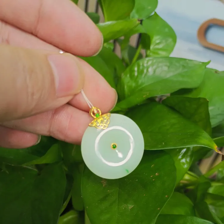 18K金镶缅甸天然翡翠平安扣吊坠