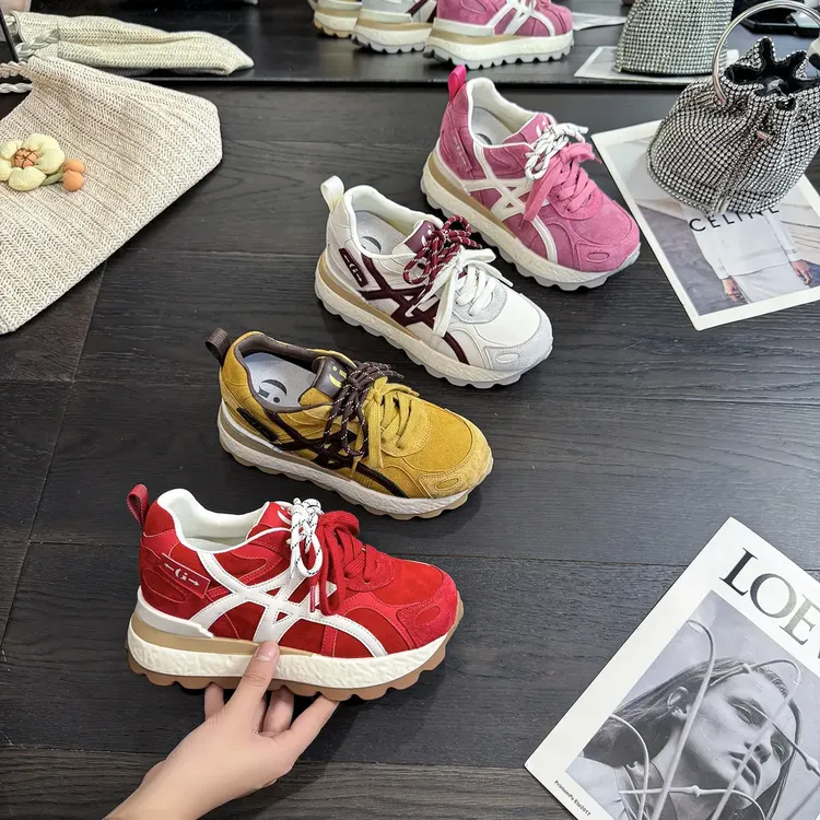 IG/IGN增高82025秋季新款爆款软底休闲风隐形增高透气女鞋6755