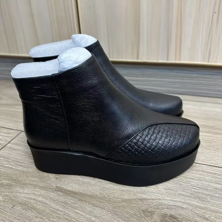 2025圆头加厚厚底冬季防滑真皮妈妈鞋