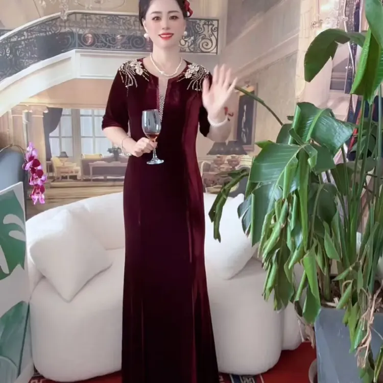 喜婆婆喜妈妈高定轻奢订钻修身鱼尾婚宴礼服