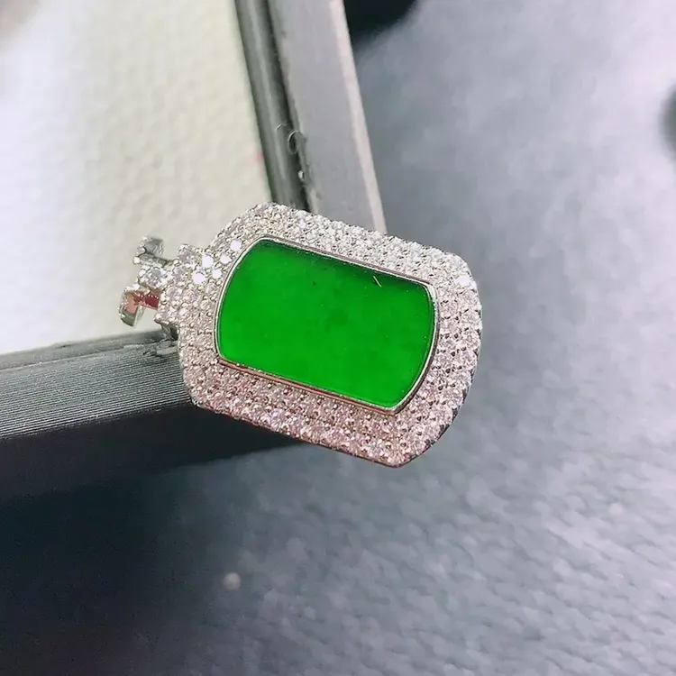 天然Ａ货翡翠满绿无事牌吊坠轻奢百搭饰品-多样性发1