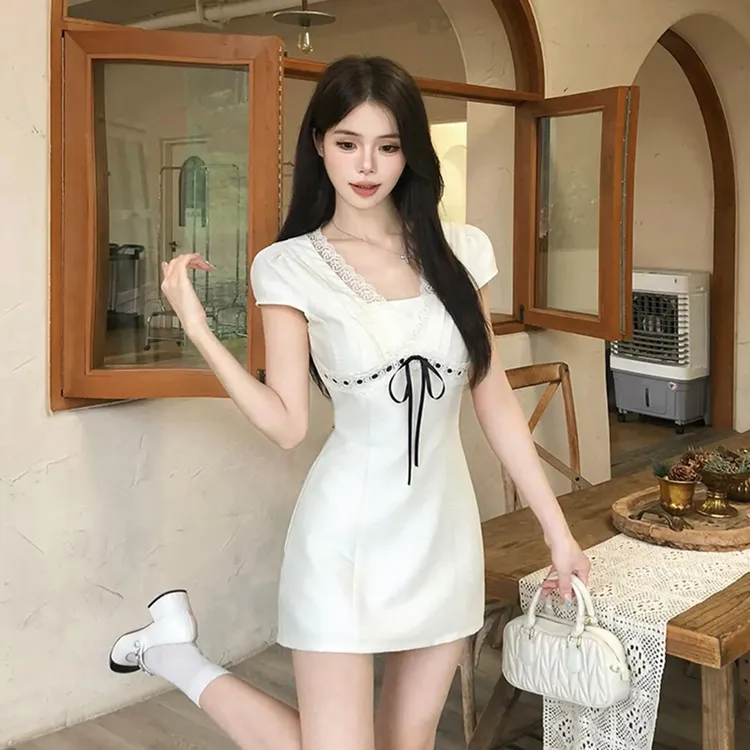 韩系千金风蕾丝花边设计蝴蝶结洋装女小个子收腰气质短款a字裙