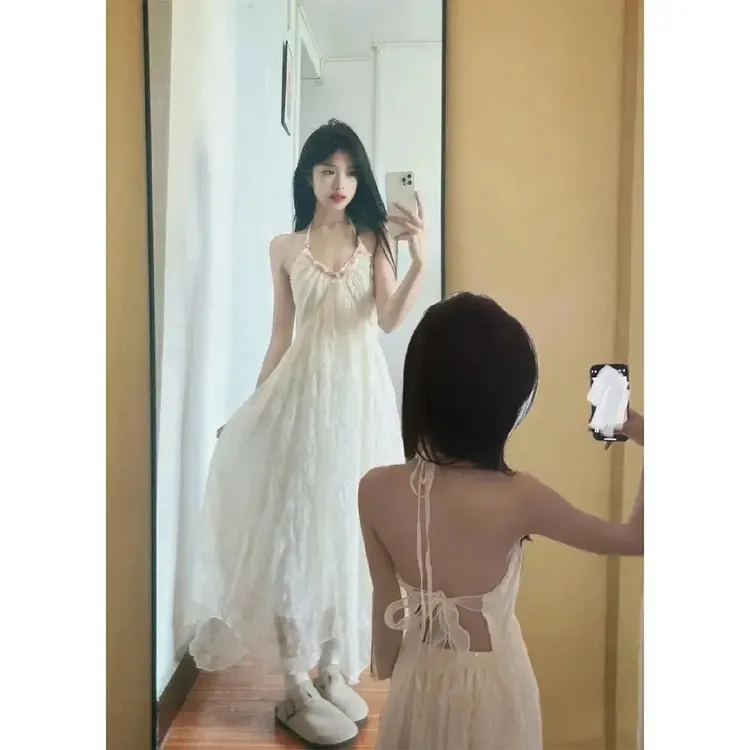 白色森系仙气洛月花神~欲风露背挂脖吊带裙印花雪纺海边连衣裙