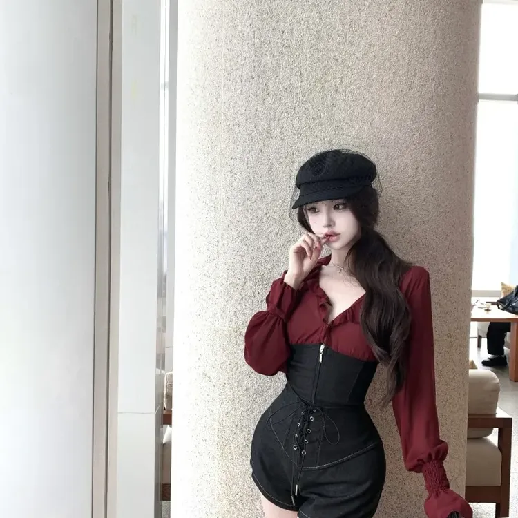 高级感套装法式红色荷叶边长袖收腰衬衫女秋季绑带牛仔短裤两件套