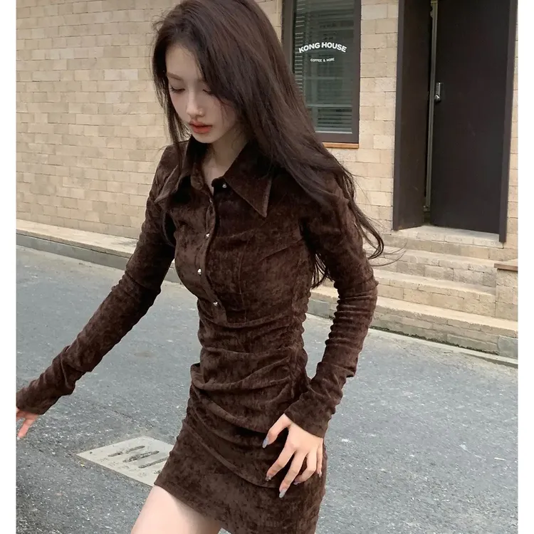 纯欲风新款polo领丝绒气质连衣裙秋冬小个子显瘦修身包臀短裙辣妹