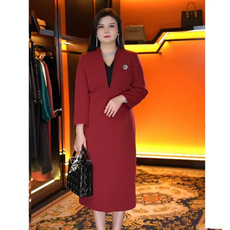 蔓缇蜜丝大码女2025秋冬新款高级感正肩法式气质轻熟名媛连衣裙
