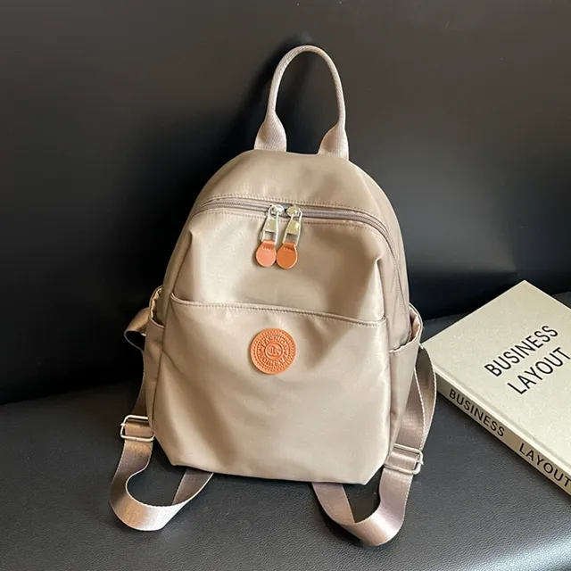 2025新款时尚女生双肩包百搭通勤简约轻便女士潮流小背包旅行旅游