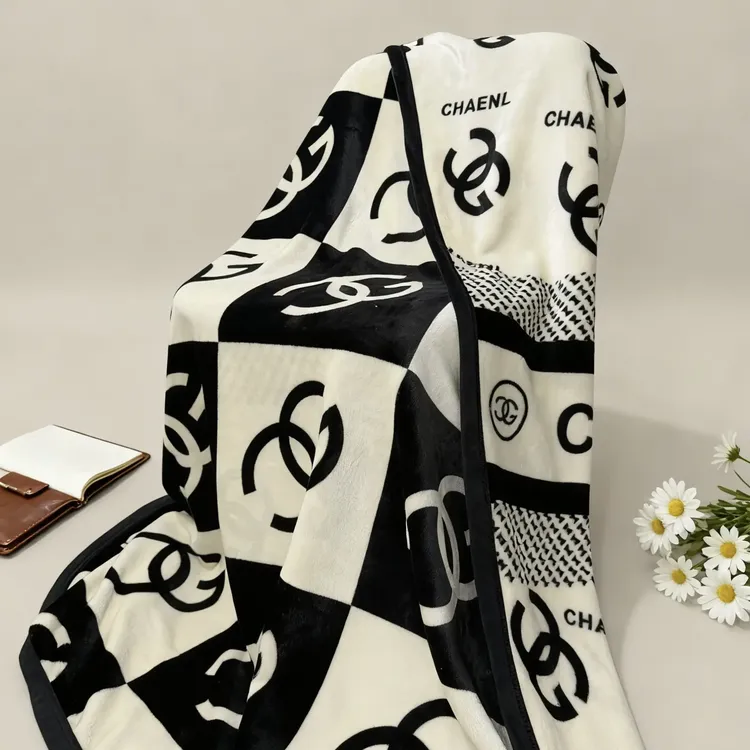 黑白格双层轻奢风保暖秋冬加绒毛毯休闲毯几何图案四季通用加厚