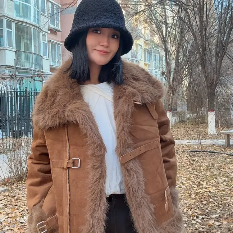 宽松型厚款短款防脏冬季短外套秋冬女士牛仔时尚外套