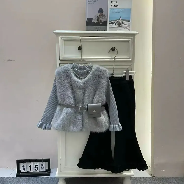 拉萨发货。女小童雪山灰环保毛毛四件套装