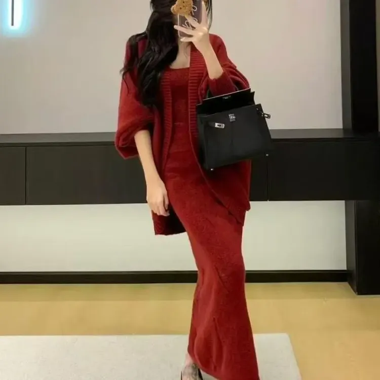 秋冬新款复古慵懒风针织开衫吊带背心破洞半身裙套装