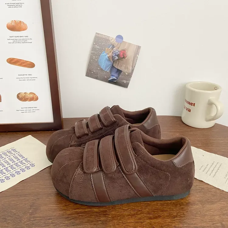 丑萌魔术贴板鞋女德训2025秋季新款chic小众韩版百搭运动小白鞋子