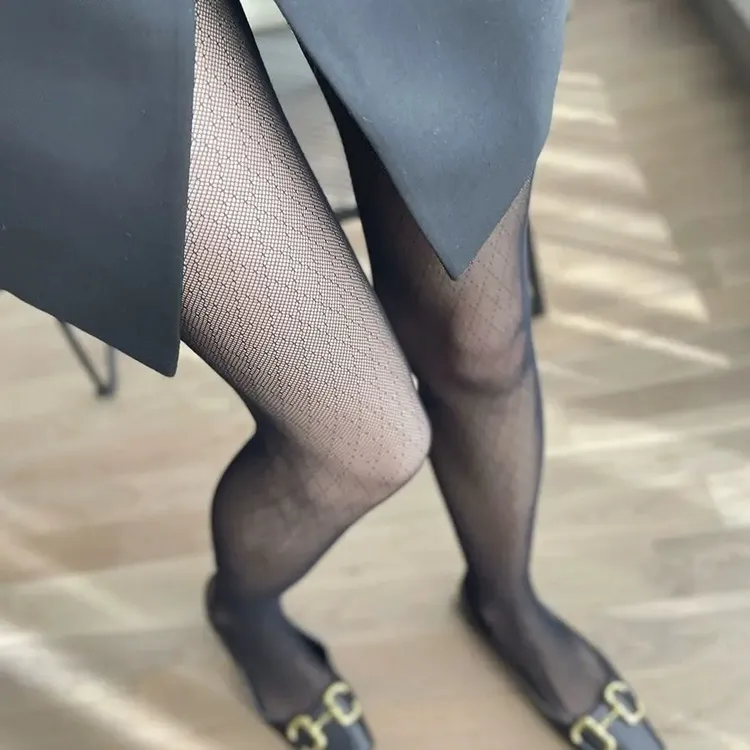 辣妹菱形渔网丝袜女紫色薄款亚文化镂空网格提花连裤袜酒红色