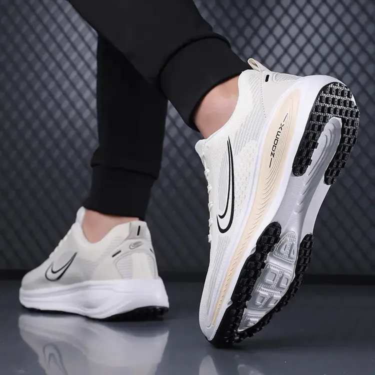 陑克断码男鞋秋冬季飞织网面运动鞋男透气轻便跑步鞋百搭休闲鞋子