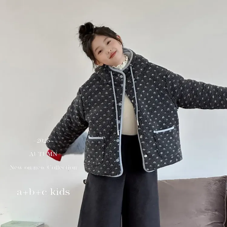 女童韩版法式单排扣秋冬普通外套中童时尚黑色厚款波点毛毛衣
