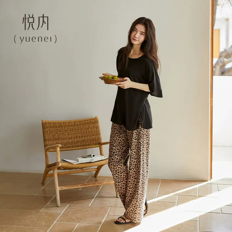 悦内【带胸垫】夏季莫代尔棉短袖长裤女士家居服圆领套头豹纹薄款