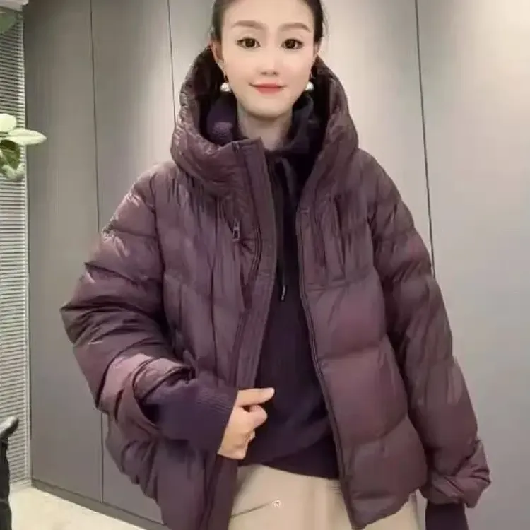 短款冬季女2025新款小个子连帽洋气今年流行保暖白鸭绒外套