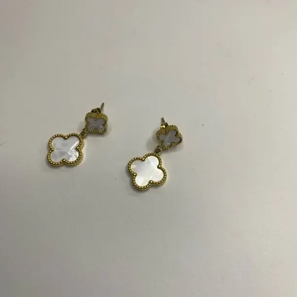 铜合金贝壳耳饰 四叶草耳饰轻奢穿旗袍必备耳环气质精致时尚百搭