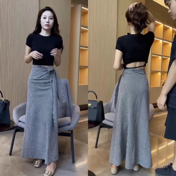 时尚减龄套装女夏季设计感露腰显瘦T恤高腰格子绑带半身裙两件套