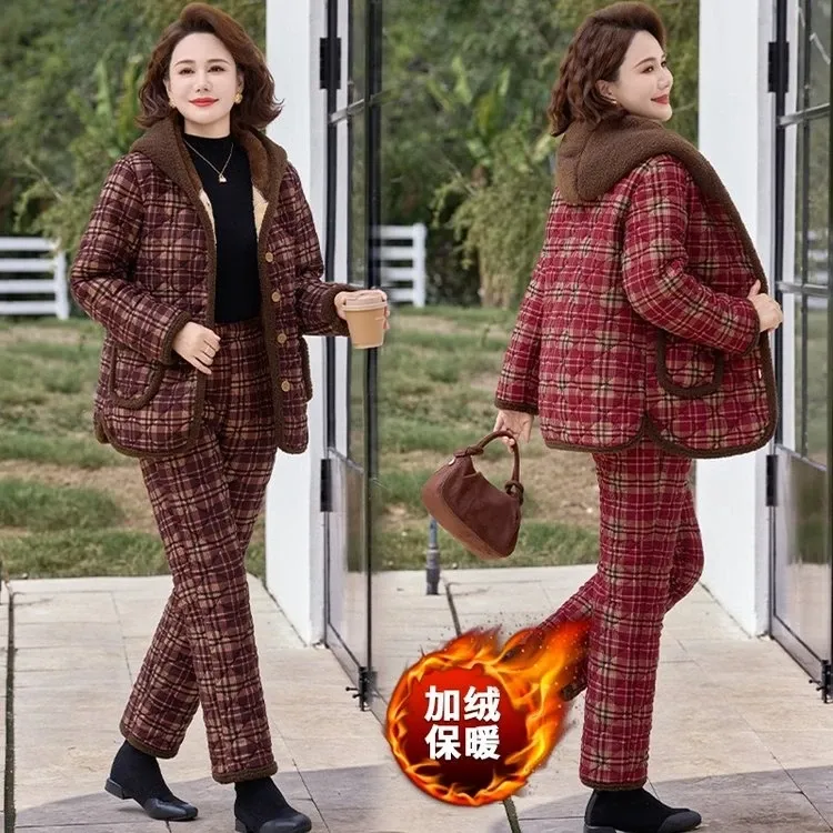 高档妈妈装冬新款格子连帽加绒加厚套装时尚洋气减龄中老年女装
