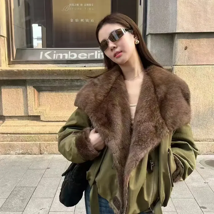 【雪国来信】韩版大翻领加厚保暖服外套女冬季新款