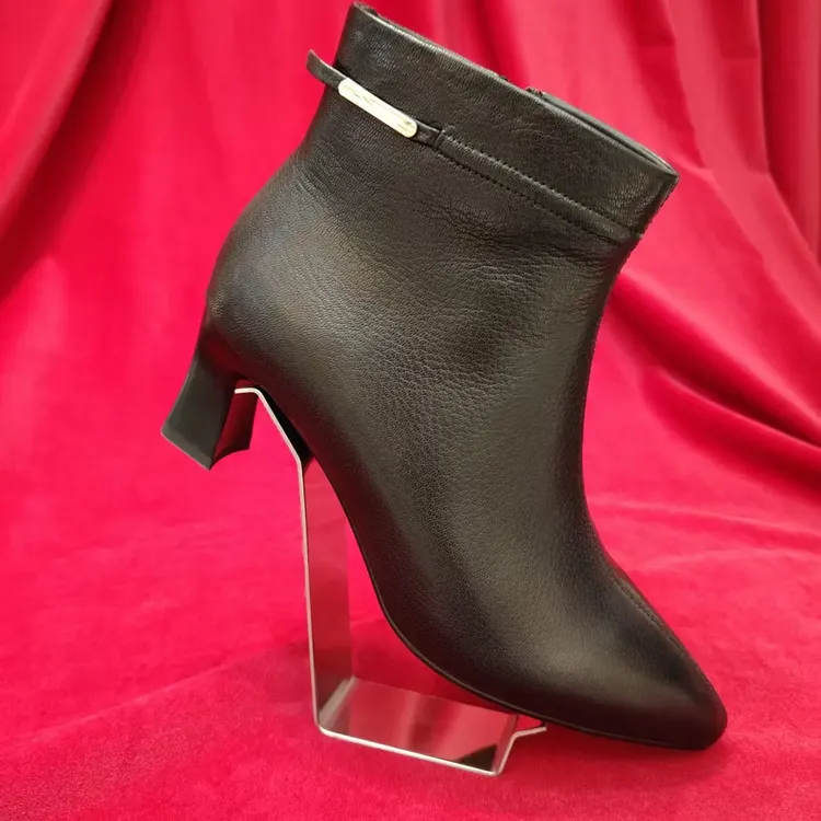 40-43短靴时尚防滑女细跟尖头冬季低跟春秋冬高跟粗跟保暖